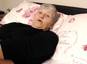 British mature lady getting naughty by