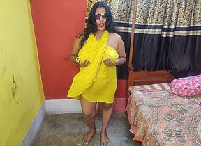 Sexy Bengali Bhabi gender with Cucumber